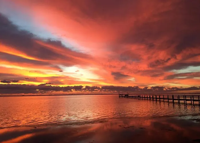 Waterfront Laguna Madre Bayhouse - Fishing, Birding & Family Retreat