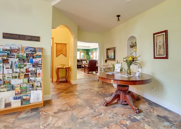 'Locke'S Glen' - Lakefront Geneva Getaway W/ Dock!