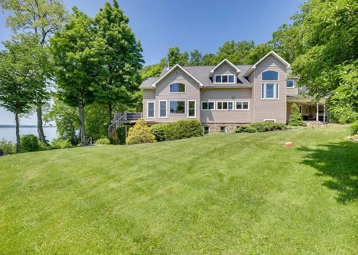 'Locke'S Glen' - Lakefront Geneva Getaway W/ Dock!