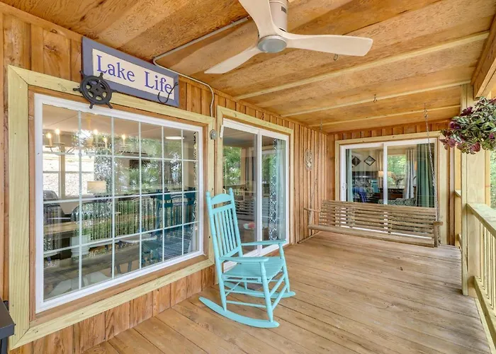 Edgemont Waterfront Cabin Rental W/ Beach Access!