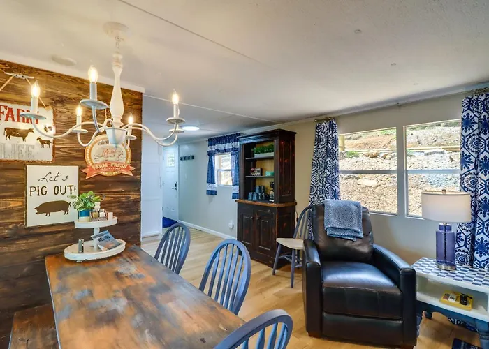 Edgemont Waterfront Cabin Rental W/ Beach Access!
