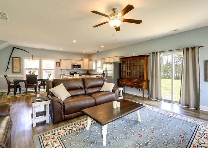 Holly Ridge Vacation Rental ~ 5 Mi To Beach