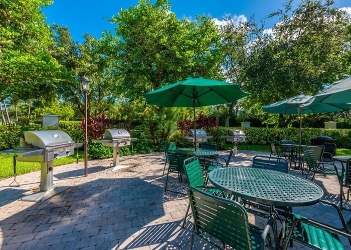 Golf Condo- Resort Pool- Lakeview- 10Mi To Beaches