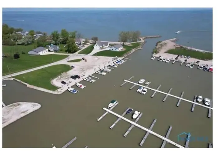 Sunnie Days Condo In Oak Harbor On Lake Erie!
