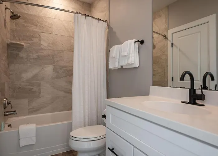 Piedmont Place Suite 402 Modern Apartment In Heart Of Crozet