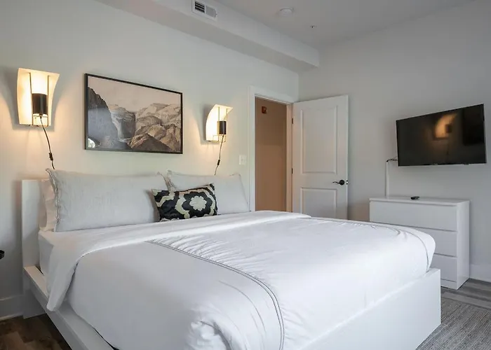 Piedmont Place Suite 304 - Near Vineyards!