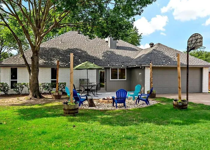 Remodeled 4 Bedroom Home Close To Downtown Frisco.