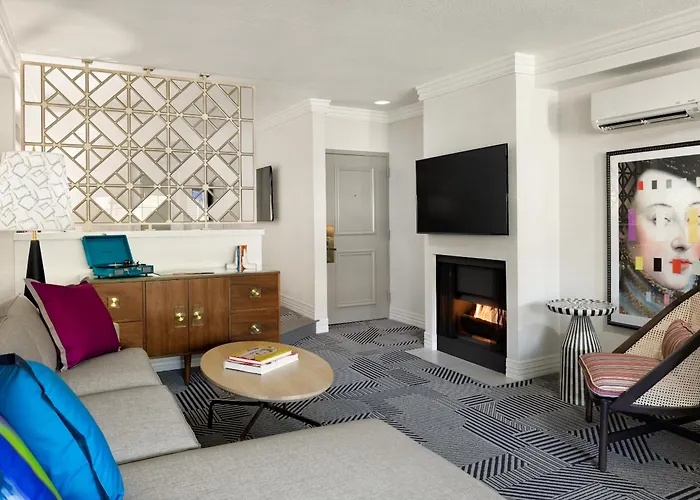 Le Parc At Melrose