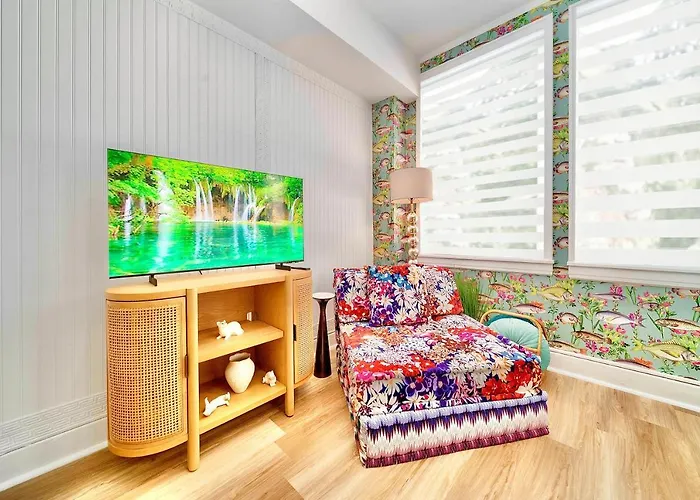 King Bed Mermaid Suite - Heart Of Palm Beach, Free Parking Included