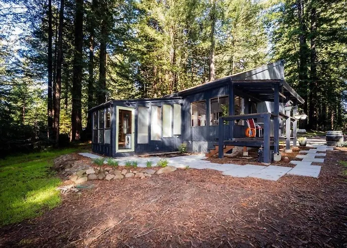 Modern House W. Fast Internet In 1 Acre Land