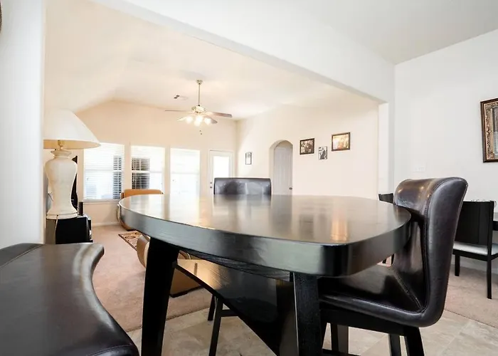 Select Exclusive Room In Fresno Texas