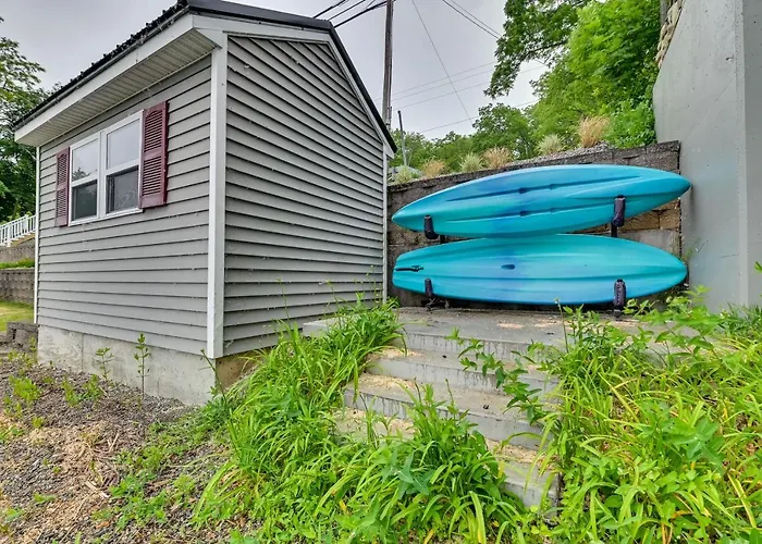 Lakefront Canandaigua Home W/ Dock & Kayak!