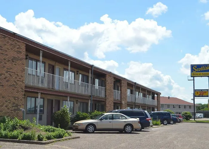 Scottish Inn & Suites - Eau Claire