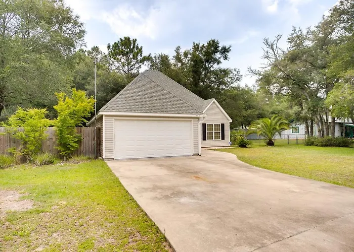 Pet-Friendly Darien Vacation Rental W/ Patio!