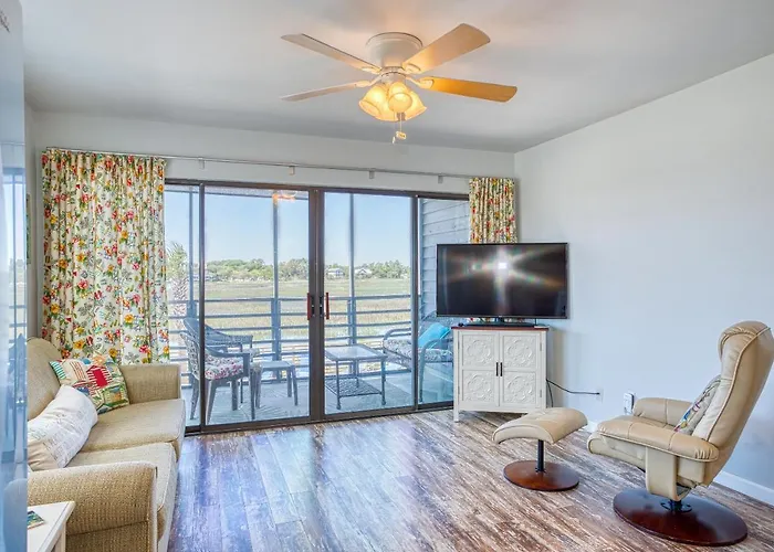 Bella Vista: Marshfront Condo 1 Block To The Beach. Pool & Hot Tub-1St Floor