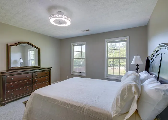 Tennessee Vacation Rental W/ Balcony!