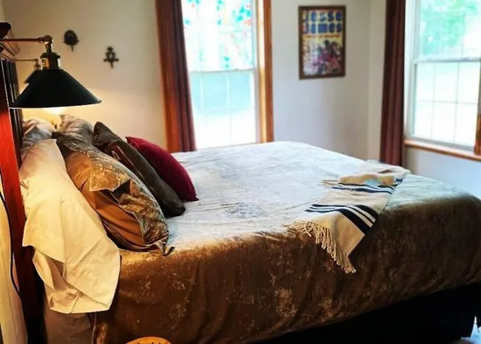 The Hideaway At Bear Mountain Log Cabins
