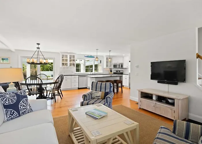3 Bicycles Provided! Cape Cod Cottage W/ Deck