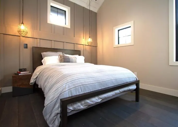 Ski, Golf, Trails, Winery, Lake View, Lutsen, Grand Marias - Sleeps 8