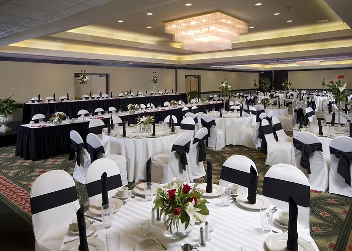 Crowne Plaza Indianapolis-Airport By Ihg