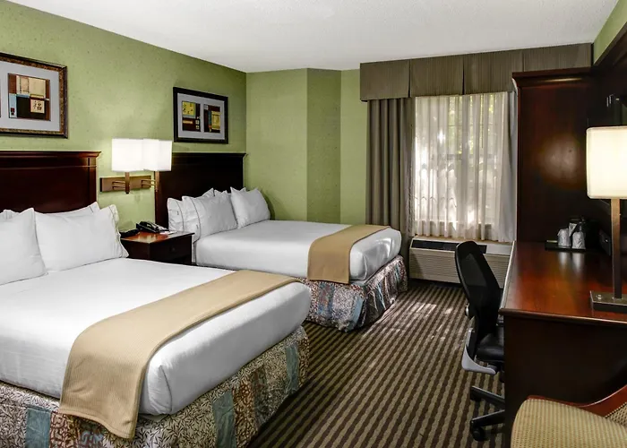 Holiday Inn Express Hotel & Suites Atlanta Buckhead By Ihg