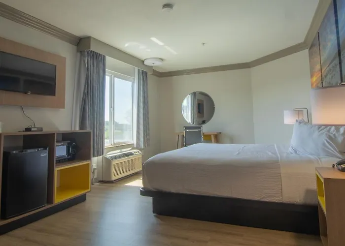 Days Inn By Wyndham Carlsbad
