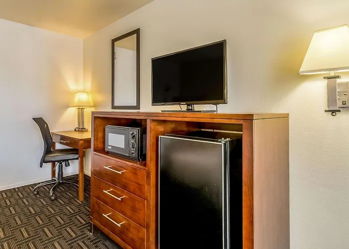 Quality Inn Fresno Near University