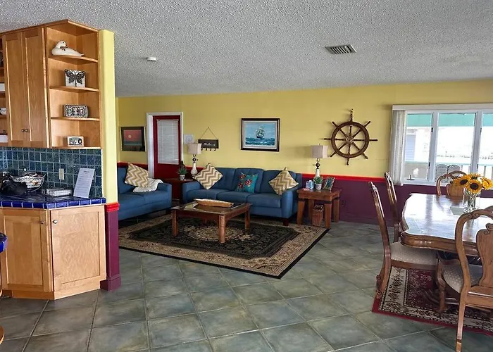 Admiral Suite