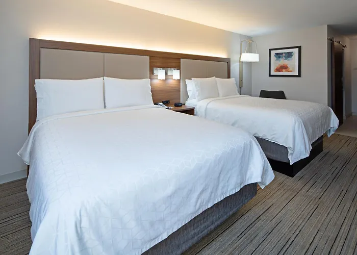 Holiday Inn Express & Suites Seattle-Sea-Tac Airport By Ihg