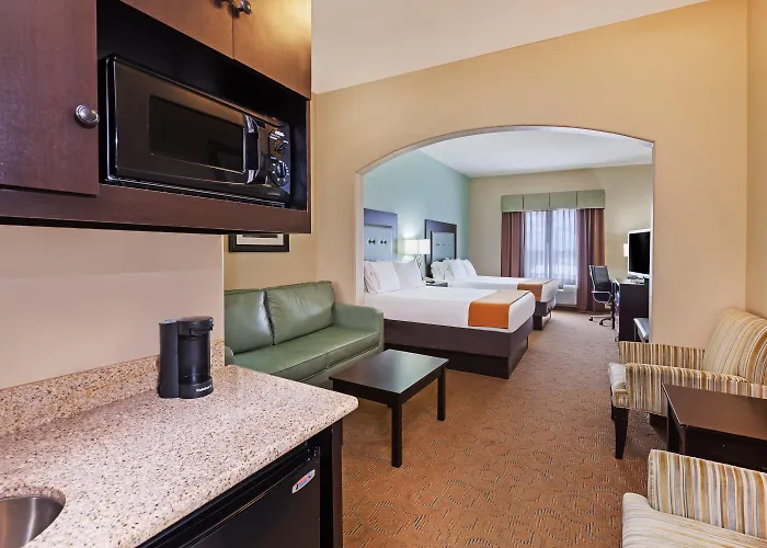 Holiday Inn Express & Suites Victoria By Ihg