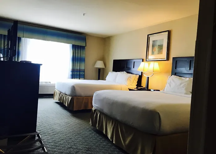 Holiday Inn Express Fort Bragg By Ihg