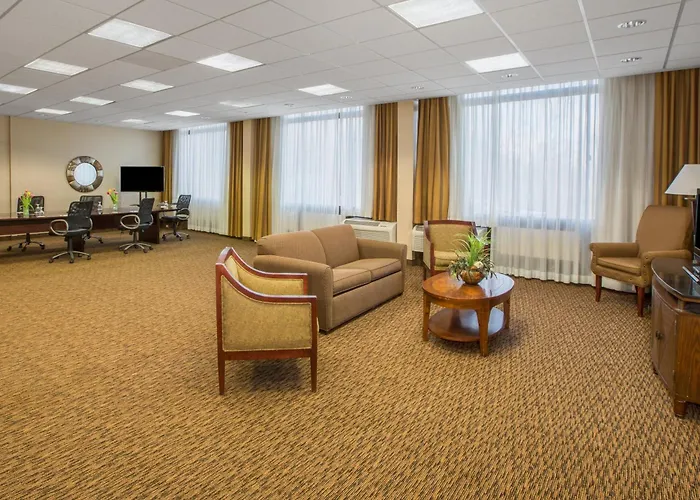 Crowne Plaza Cleveland Airport