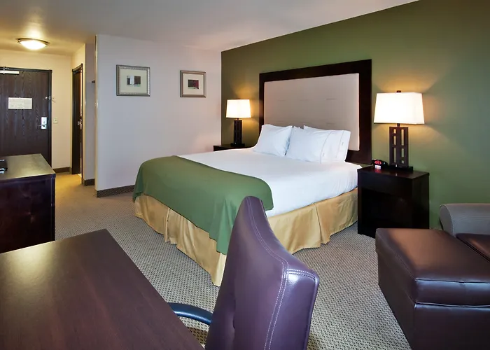 Holiday Inn Express & Suites Dewitt - Syracuse By Ihg