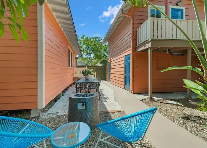 The Julia Place Carriage House