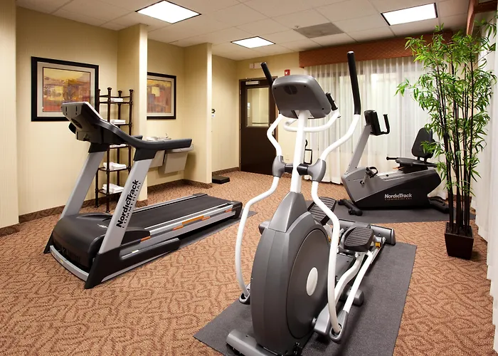 Holiday Inn Express Fresno South By Ihg