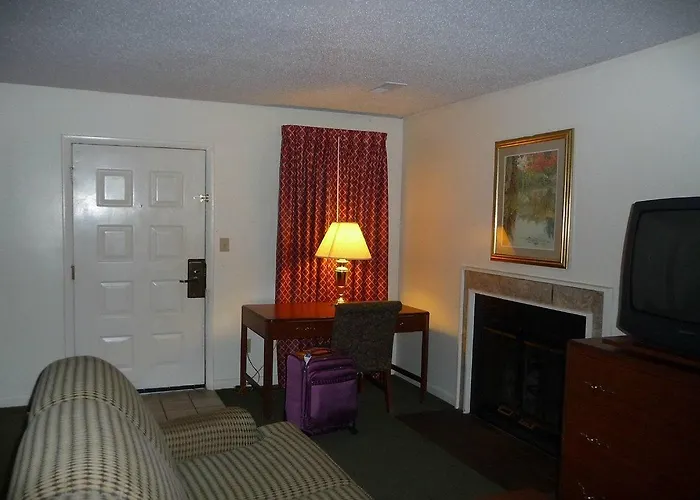 Huntsville Hotel & Suites