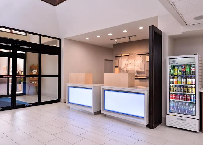 Holiday Inn Express Hotel & Suites Elgin By Ihg