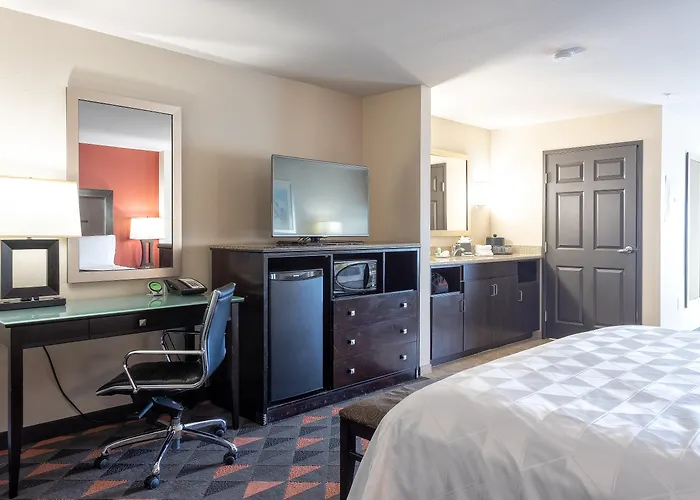 Holiday Inn Oceanside Marina Camp Pendleton By Ihg