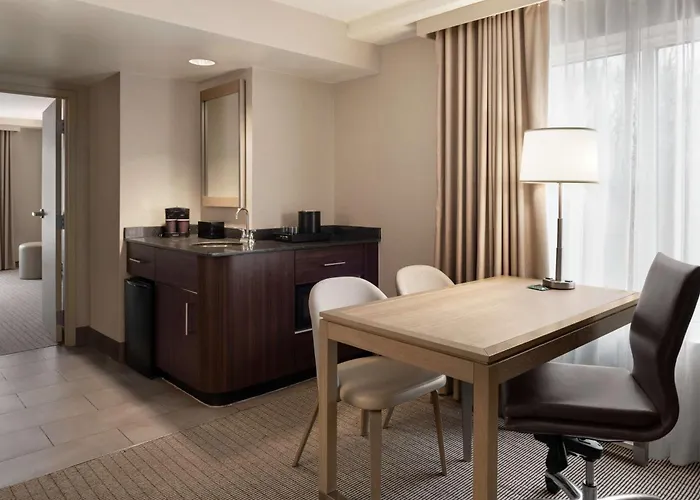 Embassy Suites By Hilton Cleveland Rockside