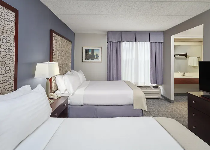 Holiday Inn & Suites Chicago-Carol Stream Wheaton By Ihg
