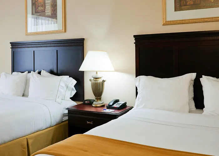 Holiday Inn Express Hotel & Suites Pell City