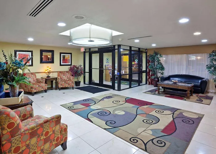 La Quinta By Wyndham Salina