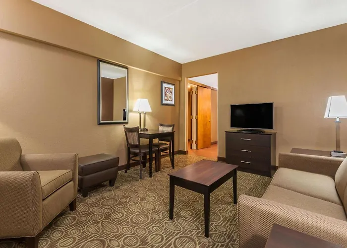 Ramada By Wyndham Paintsville Hotel & Conference Center