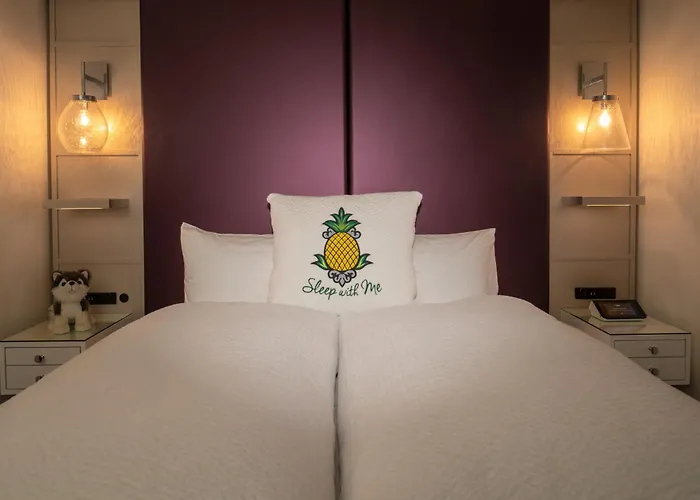 Staypineapple, An Artful Hotel, Midtown New York