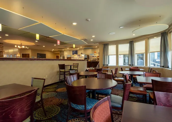 Holiday Inn Express Hotel & Suites Pittsburgh Airport By Ihg