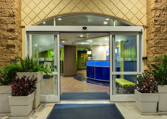 Holiday Inn Express & Suites Plant City By Ihg