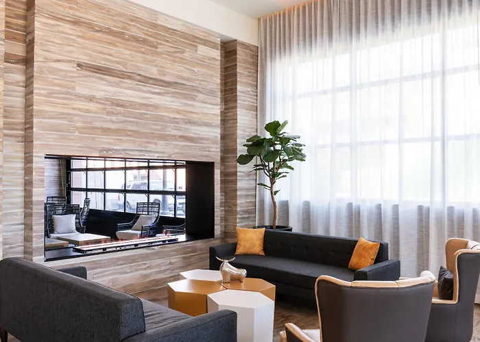 Holiday Inn & Suites Nashville Downtown - Broadway By Ihg