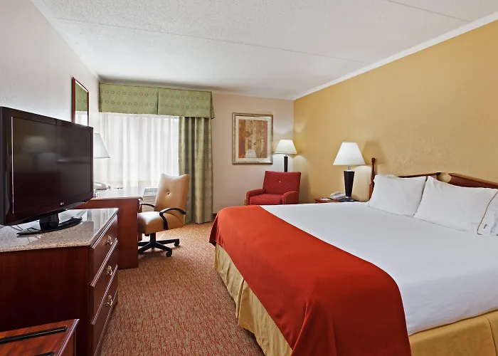 Holiday Inn Express & Suites Greensboro - I-40 At Wendover By Ihg