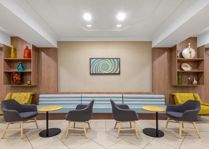 Holiday Inn & Suites Pittsfield-Berkshires By Ihg