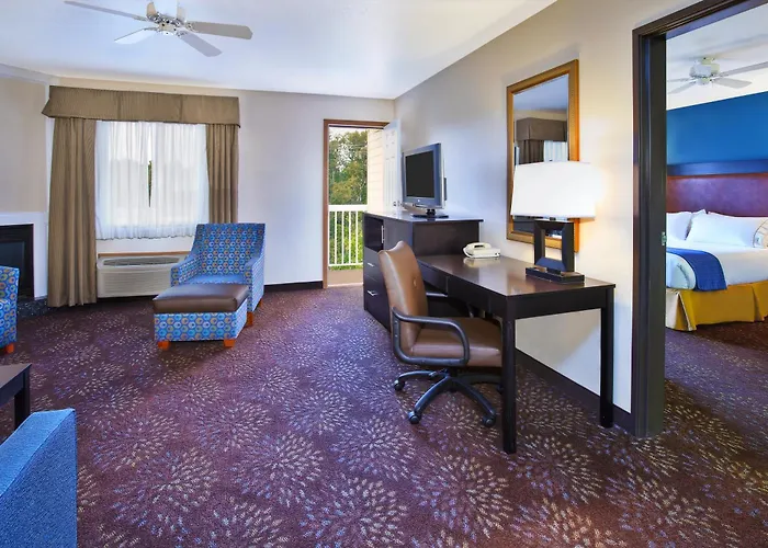 Holiday Inn Express Mackinaw City By Ihg